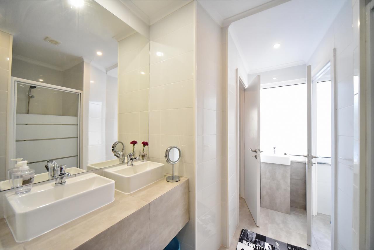 Train Lisbon Hostel Екстериор снимка