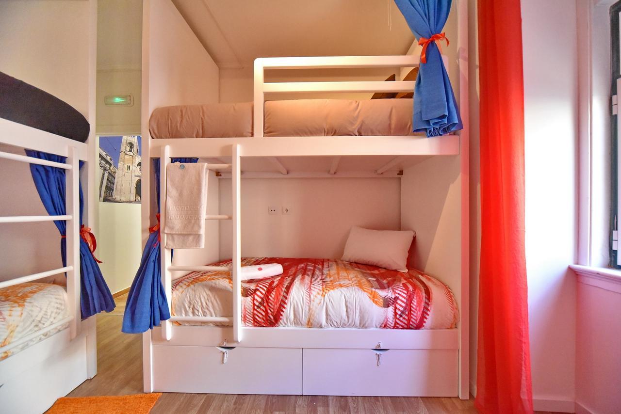 Train Lisbon Hostel Екстериор снимка