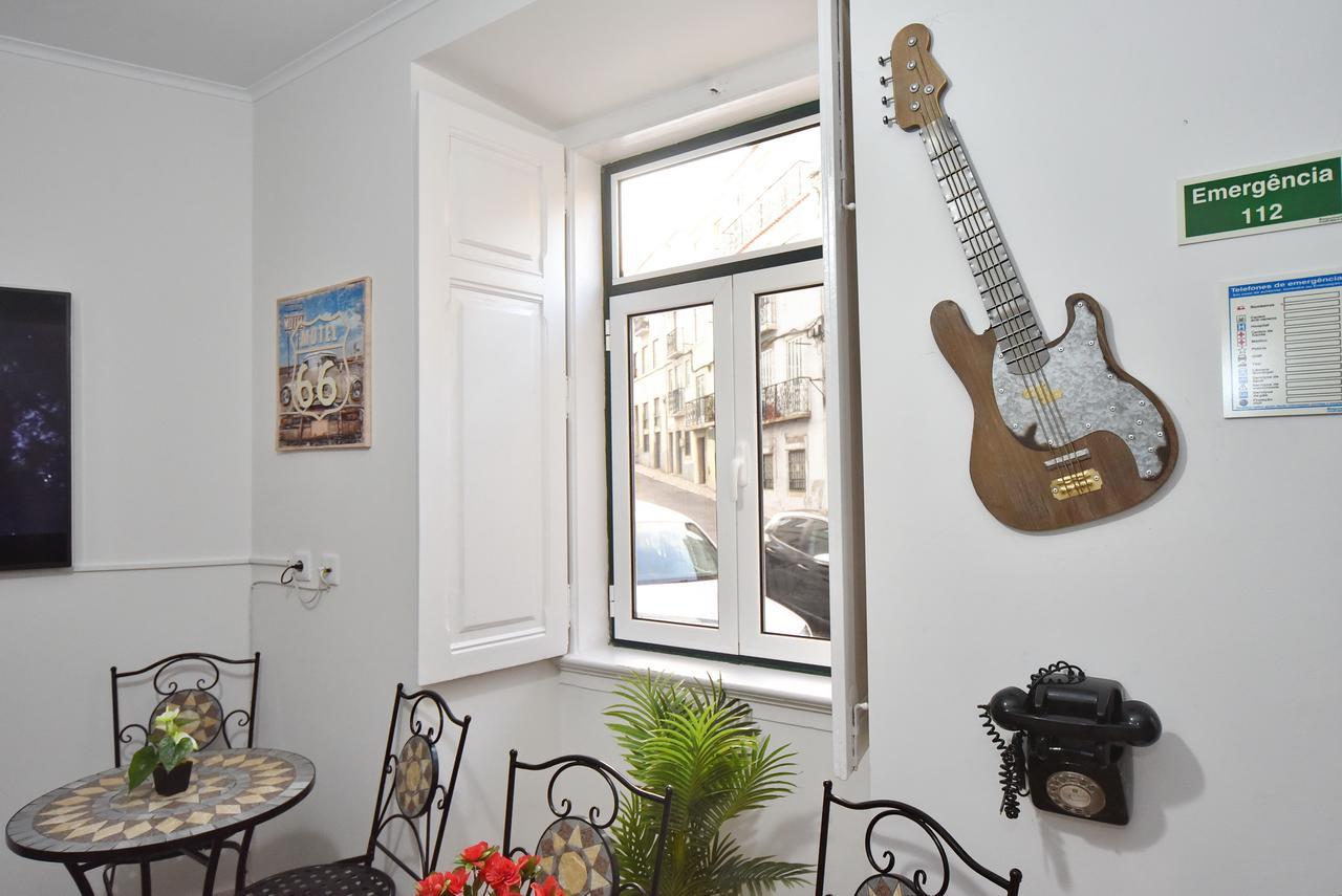 Train Lisbon Hostel Екстериор снимка