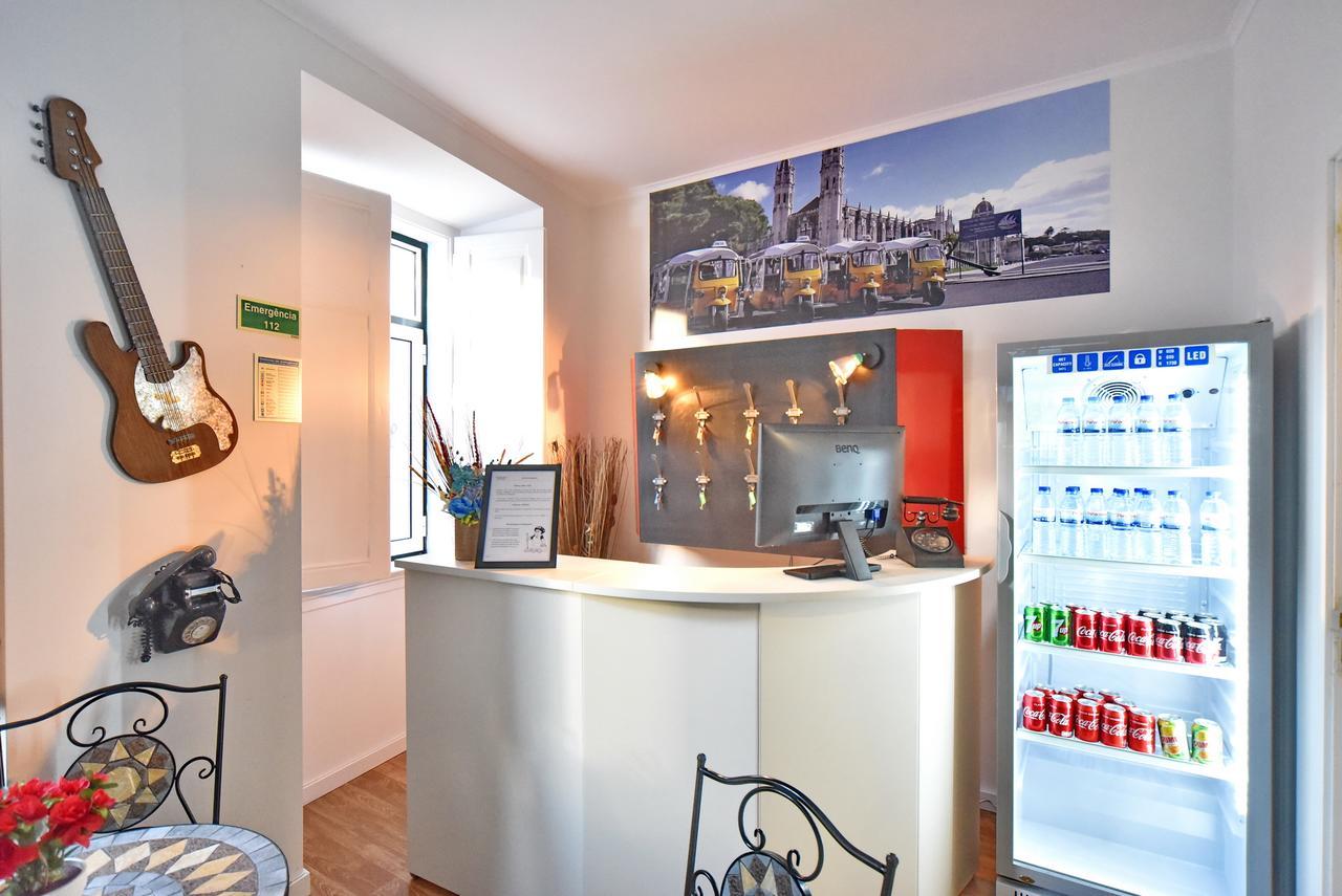 Train Lisbon Hostel Екстериор снимка